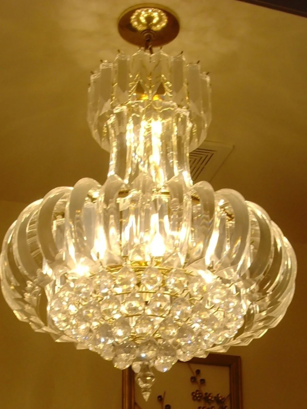 Vintage Mid-Century Modern Lucite and Polished Brass Chandelier